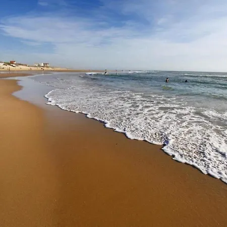 Maison T2 A Plage, Proche Des Commerces Et De La - Fr-1-521-90 *